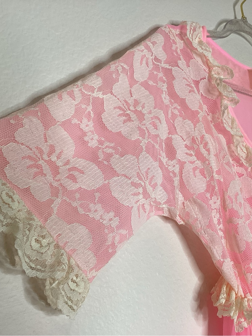 Vintage Pink Sheer Lace Trim Long Robe with Cream Accents - Picture 4 of 7